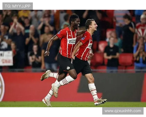 荷乙坎布尔球员超远回传失误乌龙球 赛场意外令人咋舌 荷乙坎布尔球员超远回传失误乌龙球 赛场意外令人咋舌