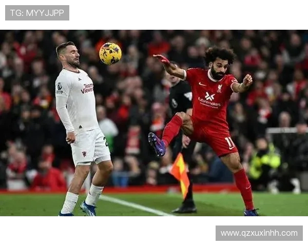 内维尔：卢克-肖在场上“散步”，他的表现真的让我很恼火